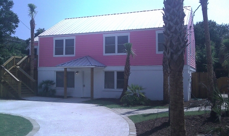 Affordable, comfy beach house, across the street from Beach